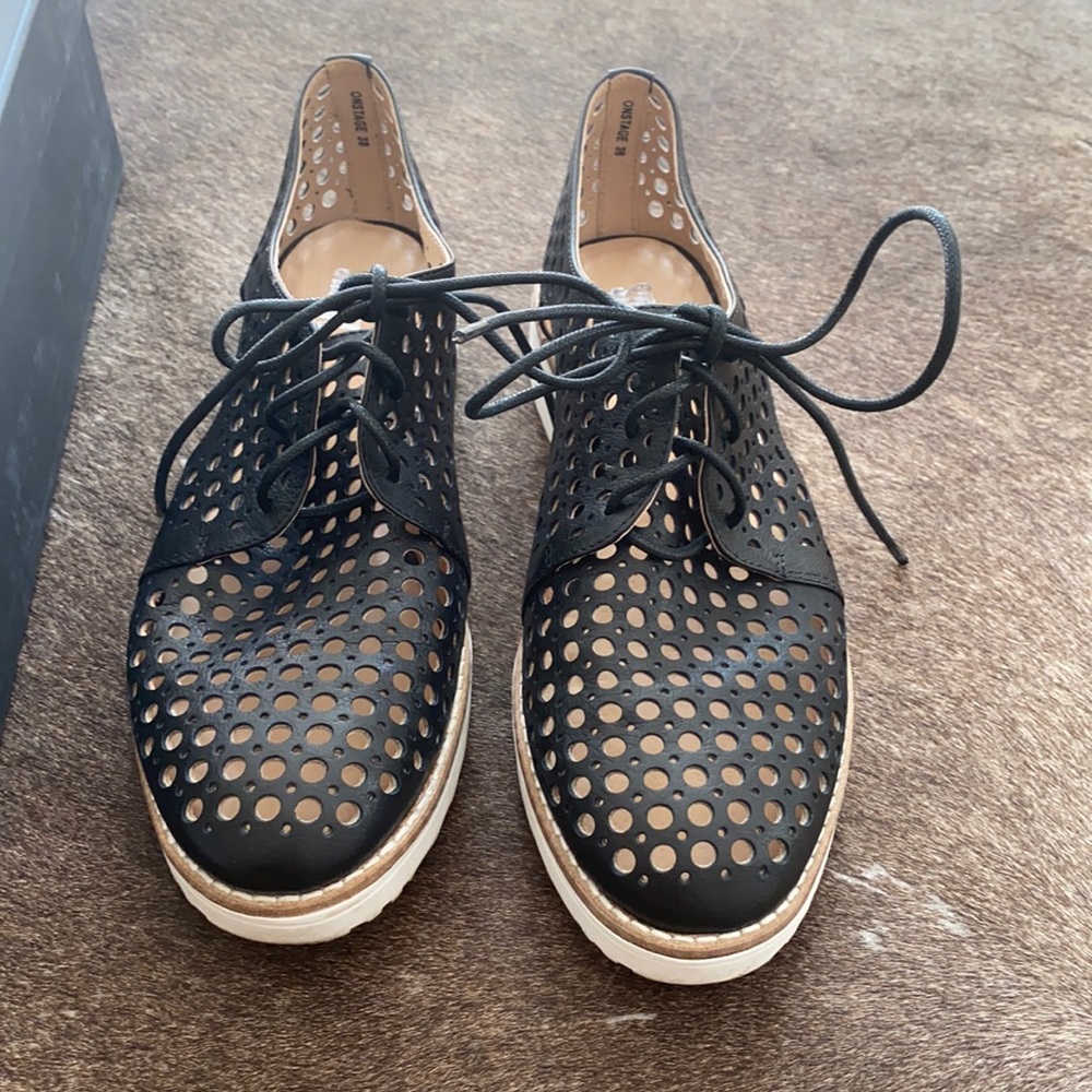 Silent D black oxfords